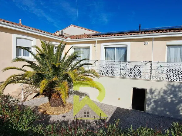 Maison de plain-pied 7 pièces 140 m² 