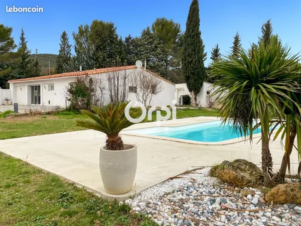 Propriété 8 pièces 183 m² 