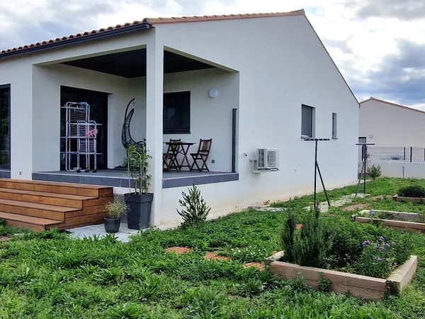 Proche Vinça - Lotissement calme sur 480 m2 Clos Villa Plain Pied sur 3 faces 