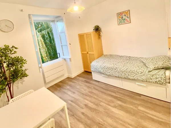 Studio meublé refait à neuf - Saint-Malo centre 