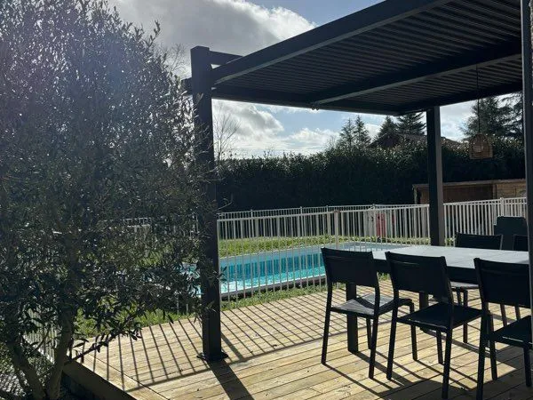 Maison récente 110 m² - Grand terrain 2 586 m² - Piscine - Calme - Proche A62 