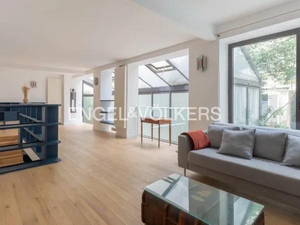 Paris X- Maison familiale de 226m2 à la lisière du 9e