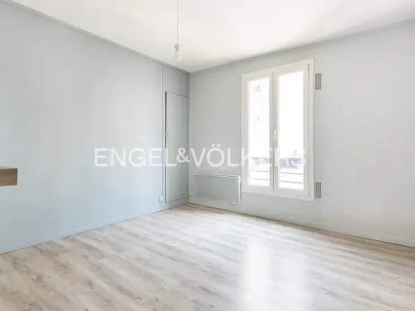 Paris X - Idéal primo-accédant : Appartement 2 pièces traversant 36 m²