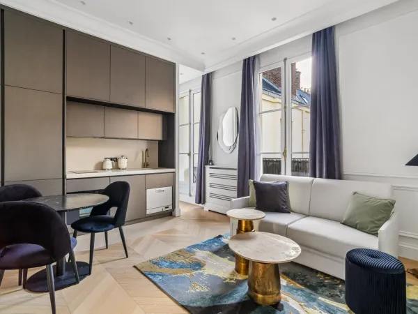 Perle rare - Appartement 2 pièces Avenue Montaigne - Triangle d'Or