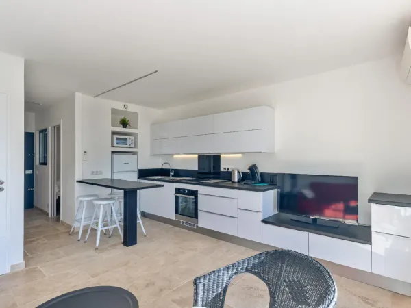 Centre-ville & Port à pied - appartement rénové avec balcon et parking