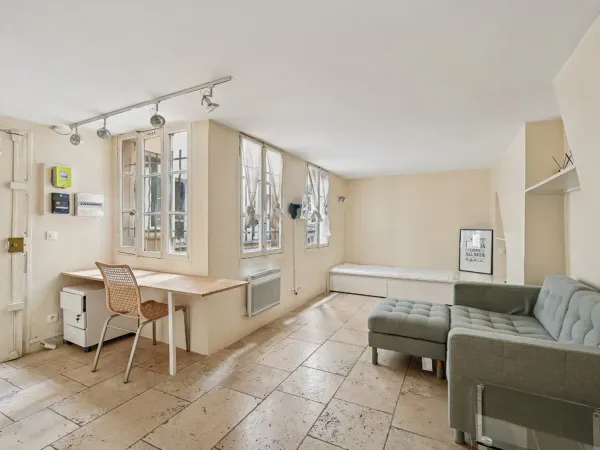 Paris III - Studio 25m² - Saint-Avoie