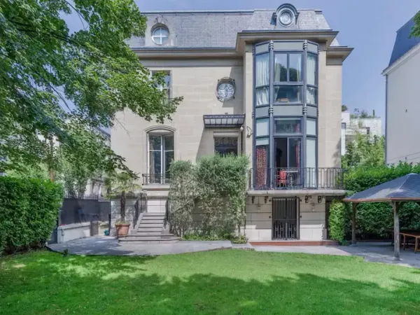 Neuilly-Saussaye - Hôtel particulier de 600m² avec grand jardin