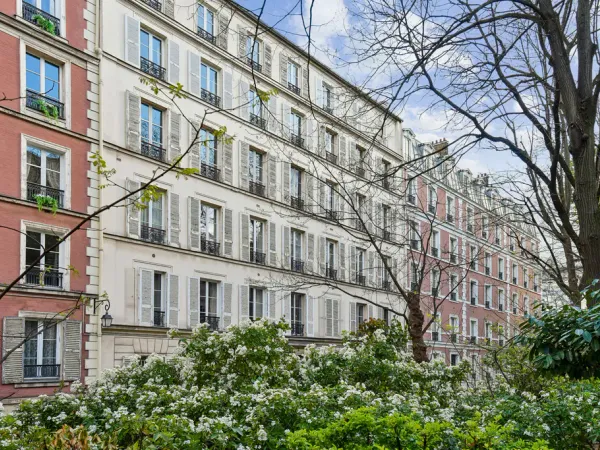 Paris 8ème | Les Jardins de Friedland | Havre de paix | Deux-pièces | Refait à neuf