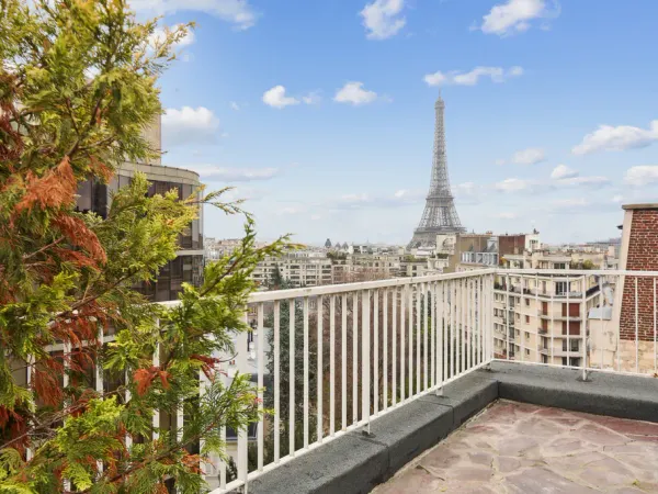 Passy - Duplex avec vue imprenable sur la tour Eiffel