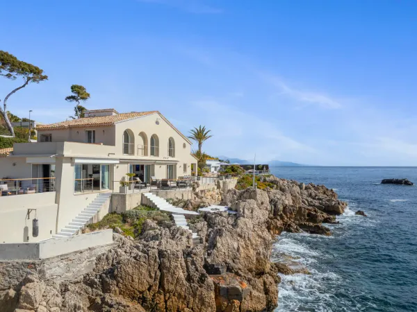 Villa pieds dans l'eau - Cap d'Antibes