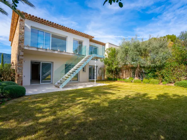 Villa contemporaine neuve avec vue mer - Secteur des Calanques