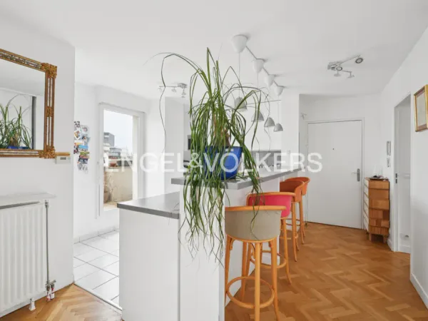 Courbevoie - Bel appartement traversant de 84m² en étage élevé