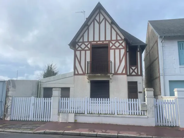 Deauville, maison de ville avec jardin et dépendance