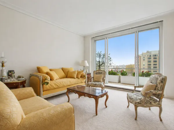 Vaste appartement d'une chambre au 7e étage avec balcon - Jasmin, Paris 16