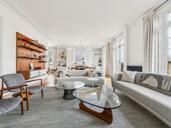 Neuilly / Sablons - Sectorisé Pasteur - Duplex de 239m²- 4 chambres - Refait à neuf - Produit rare