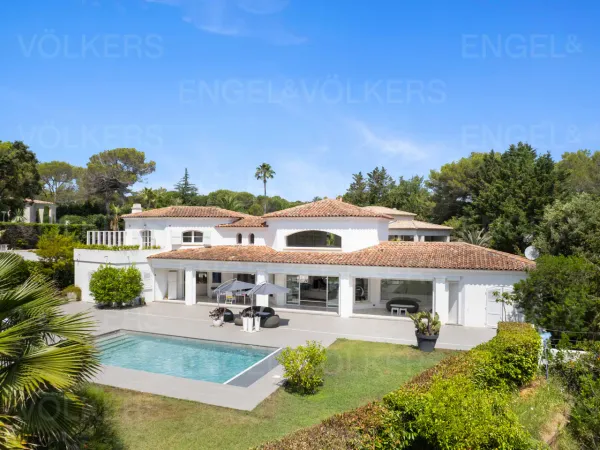 Villa à Mougins dans domaine fermé, vue verdoyante