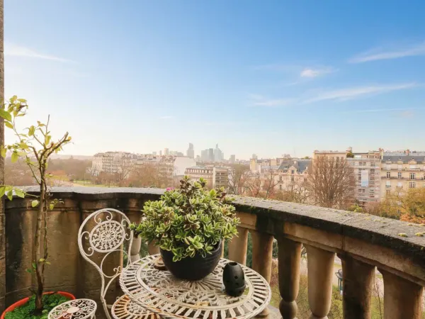 Somptueux appartement sur l'avenue Foch avec terrasse et balcons