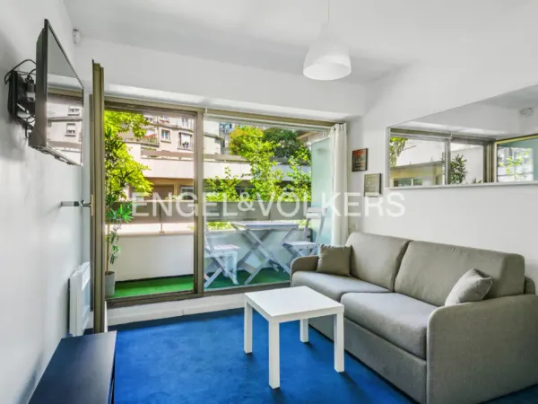 Avenue Foch paris 16 : studio avec balcon sur jardin