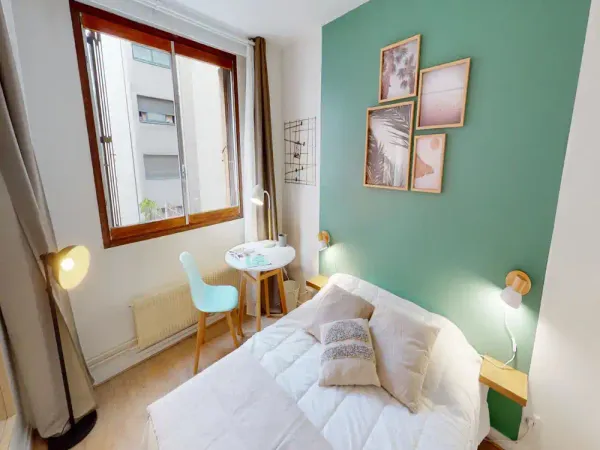 Loue chambre en colocation meublée