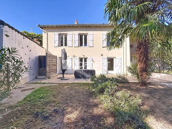 Vends maison - 240m²