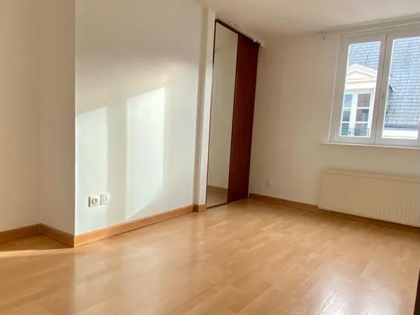 Loue appartement refait à neuf