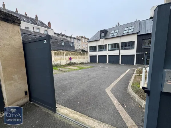Stationnement Location Tours   55€