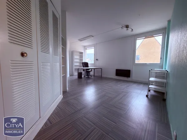 Bureaux 94 m²