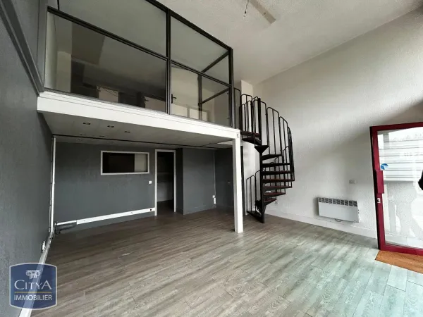 Local professionnel 67 m²