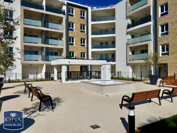Stationnement Location Hyères   80€