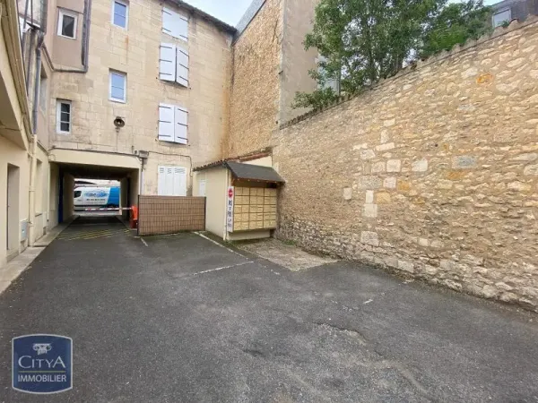 Stationnement Location Poitiers   63€