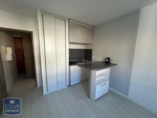 Studio 1 pièce 19 m²