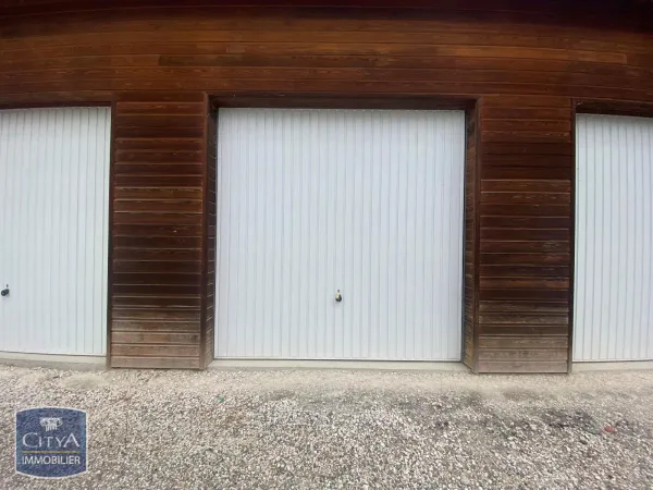 Stationnement Location Agen   80€