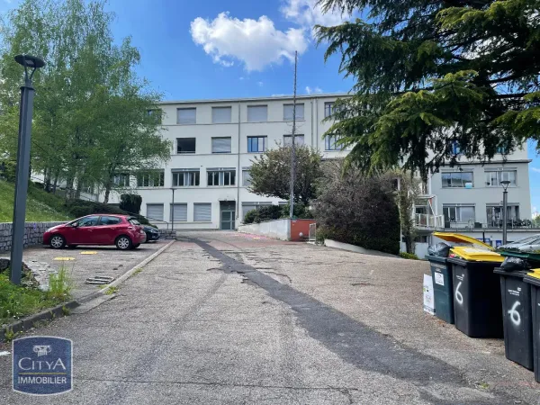 Stationnement Location Saint-Étienne   45€