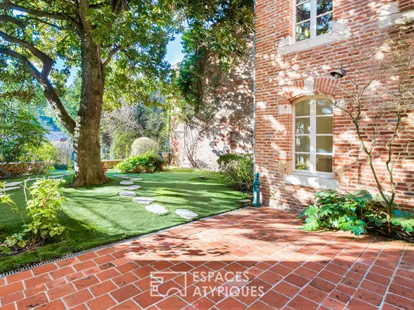 Triplex avec son jardin et sa piscine au pied de la Cathédrale 