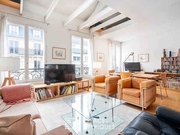 Duplex calme et lumineux au dernier étage 