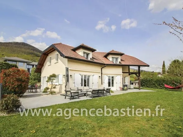 Maison 6 pièces 180 m²