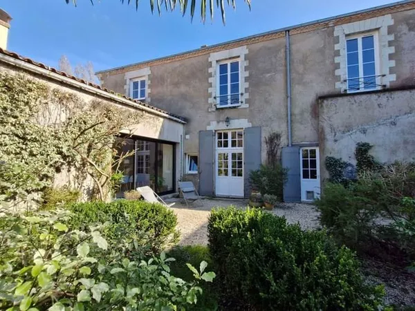 Maison 7 pièces 225 m²