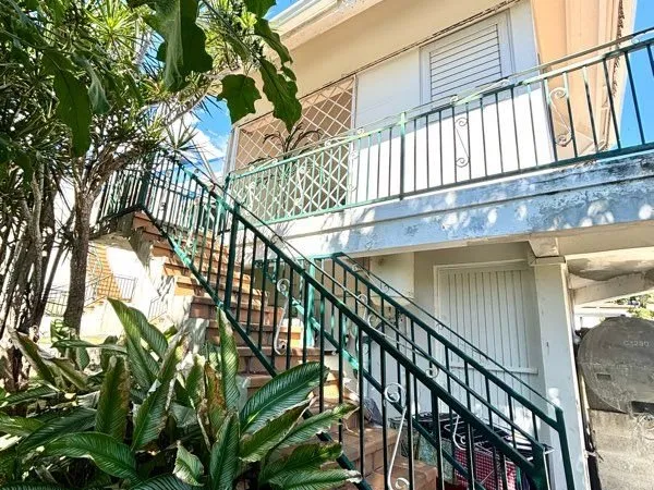 À louer - Charmant appartement duplex non meublé - Le Gosier (Dampierre)
