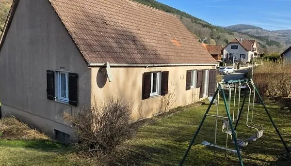 A Fouday, maison familiale de 100 m2, quatre chambres, sous-