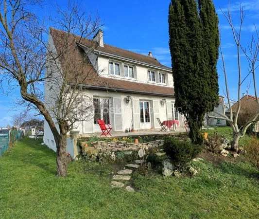 Maison 8 pièces 170 m²
