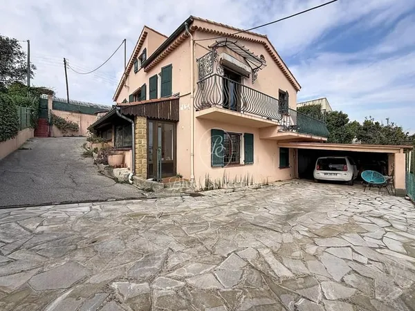 MAISON - TERRASSE - 5 PIECES - VTE A TERME