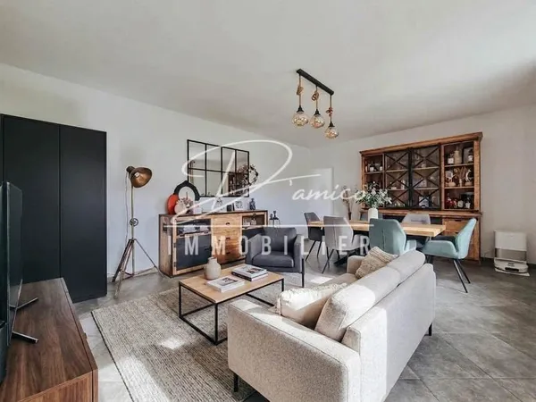Maison plain-pied 102 m² avec jardin, garage et portail motoris