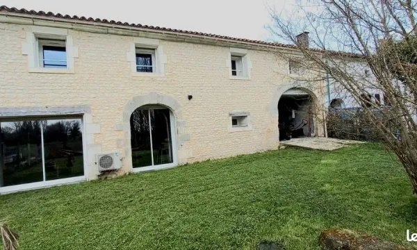 A vendre maison entièrement rénovée avec 4 ch Jardin et garage