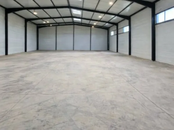 Entrepôt 800 m²