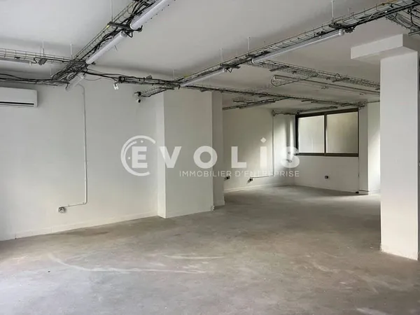 Local commercial 245 m²