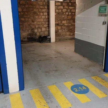 Parking boxé électrique avec coin cave - rue du Château Boulogne Billancourt