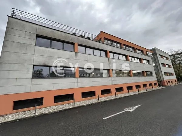 Bureaux 632 m²