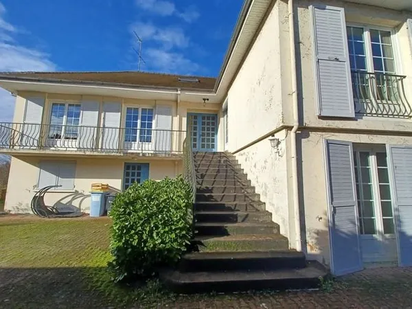 Maison 7 pièces 277 m²