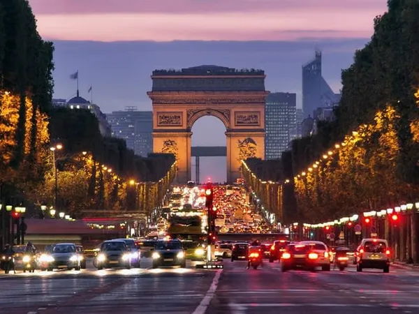 Avenue des Champs-Élysées — Adresse d'exception