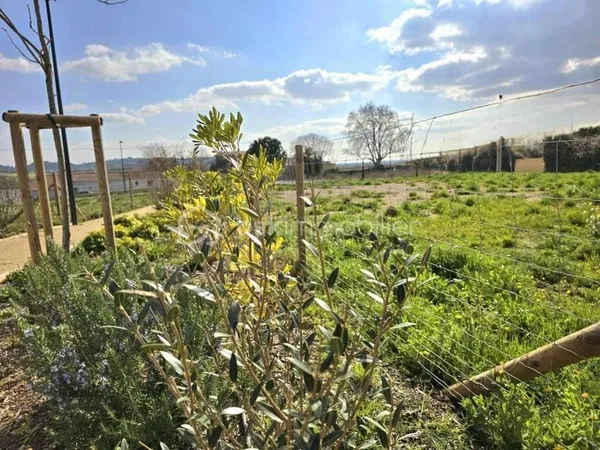 TERRAIN 490 M2 CONSTRUCTIBLE et VIABILISE - Bienvenue chez Vous!
